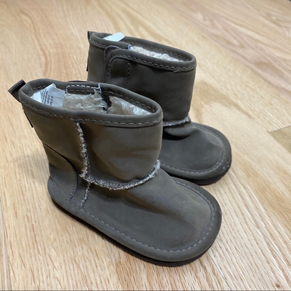 Gap Leather Shearling Boots Sz 3-6 months